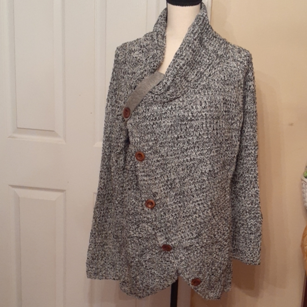 Heather Gray Buttoned Wrap Turtleneck Sweater - Picture 5 of 8